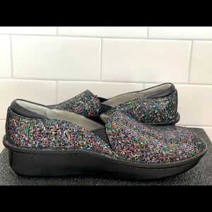 Alegria abstract leather loafers size 38 (7.5-8) comfort, cushioned